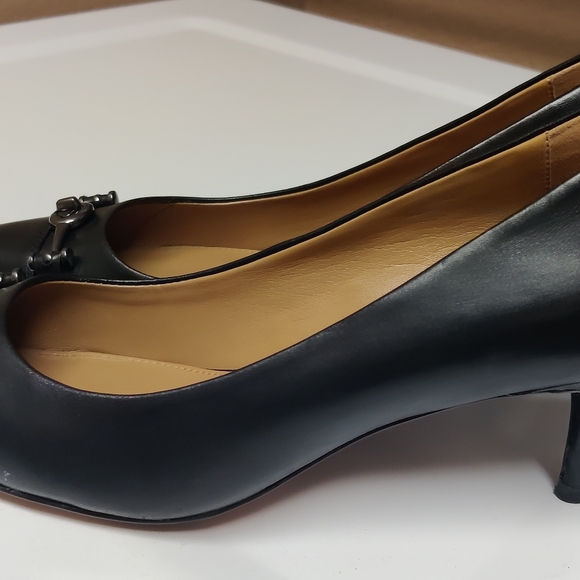 Size 10 coach shoes - Picture 2 of 4